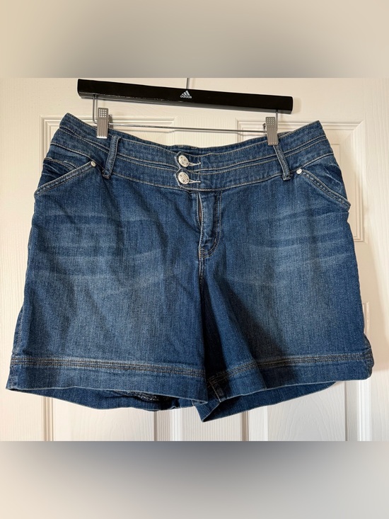 Lane Bryant Pants - Lane Bryant Women's Dark Blue Denim Shorts - Classic Mid-Rise fits like 14